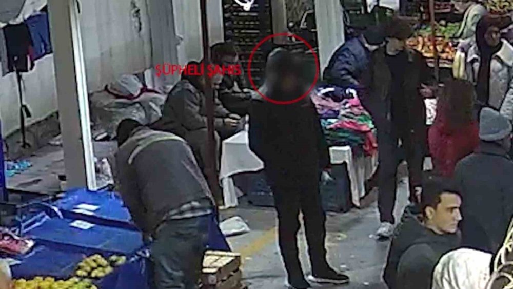 Kaşla Göz Arasında Hırsızlık Yaptı! O Şüpheliyi Polis Yakaladı