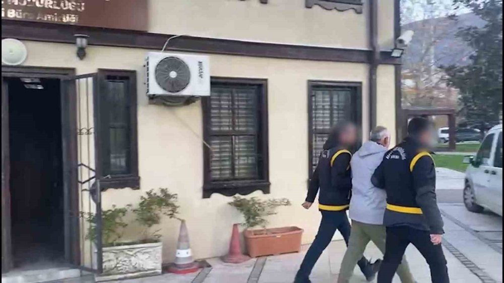 Kaşla Göz Arasında Hırsızlık Yaptı! O Şüpheliyi Polis Yakaladı