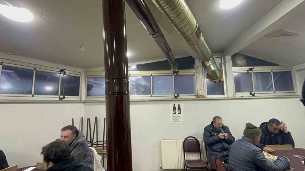 Kıraathaneden Eve Sızdığı İddia Edilen Dumandan Zehirlenen Anne Ve Çocukları Hastanelik Oldu