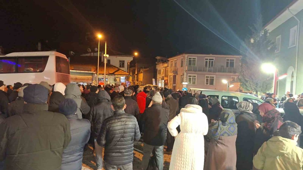 Yeni Yılın İlk Umre Kafilesi Dualarla Uğurlandı