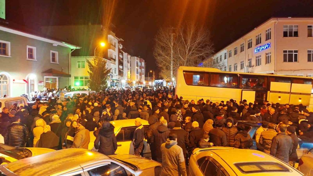 Yeni Yılın İlk Umre Kafilesi Dualarla Uğurlandı