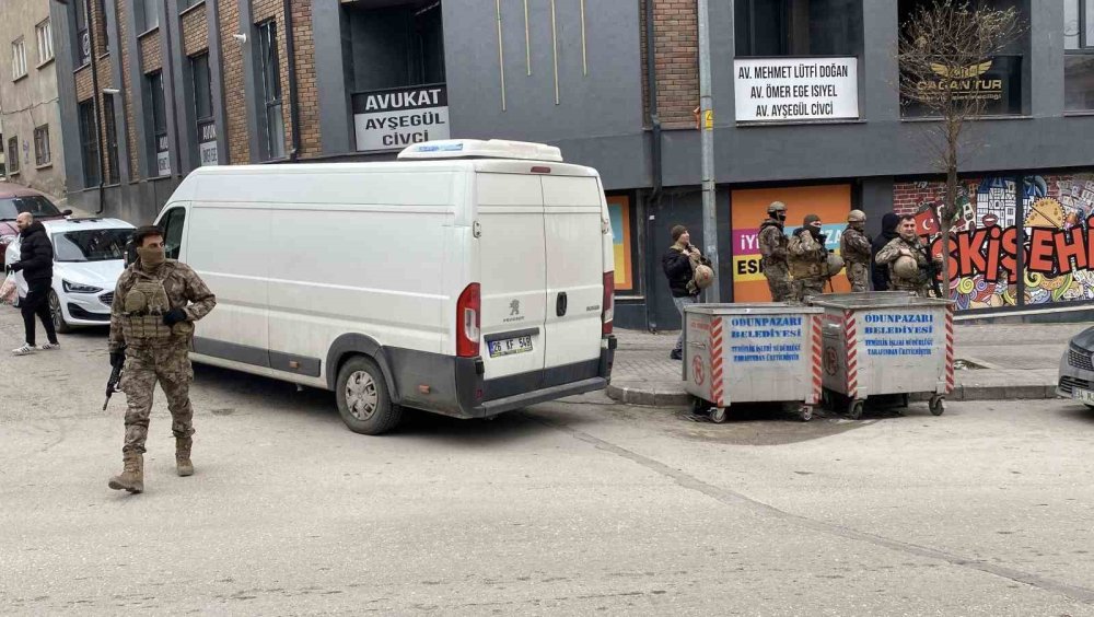 İnşaatın 8’inci Katından Atlamaya Çalıştı