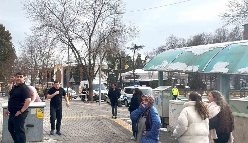 Korkutan Yangın! 3 Kişi Dumandan Etkilendi