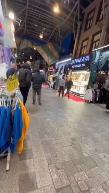 Kapalı Çarşı’da Çatılar Uçtu