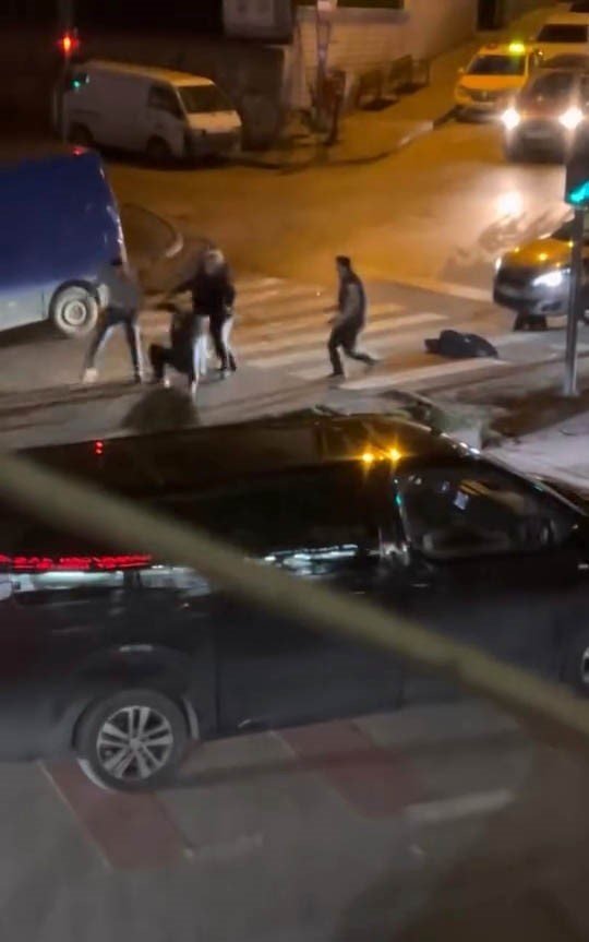 Kavga Esnasında Yola Savruldu