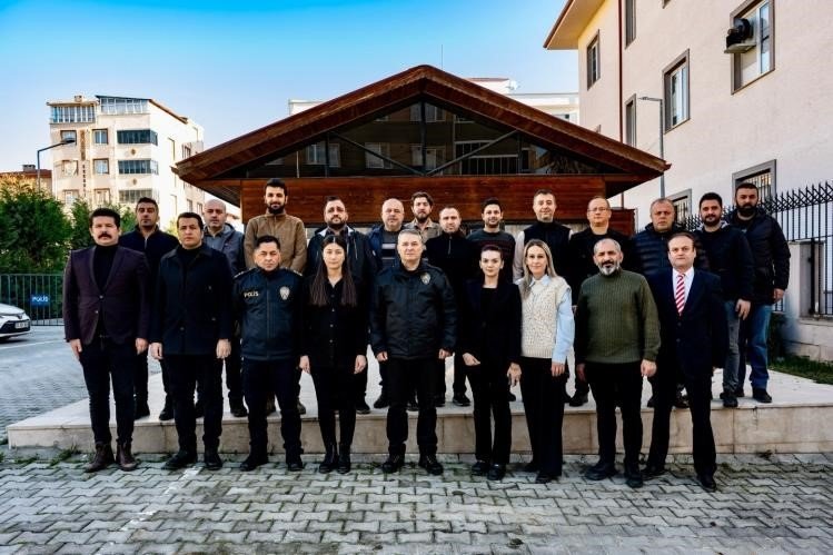 Müdür Şener, Personelle Bir Araya Geldi