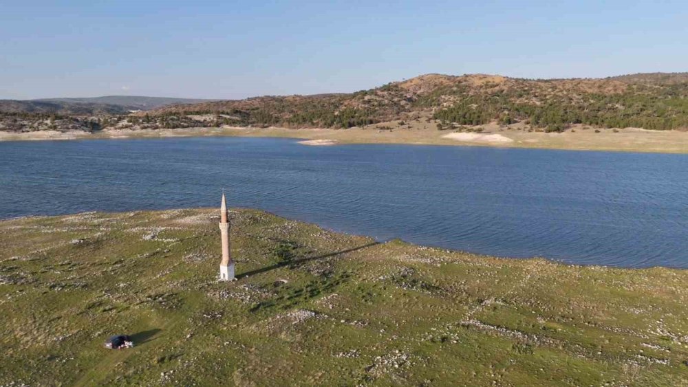 Porsuk Barajı’nda Geriye Çekilen Su Havadan Görüntülendi