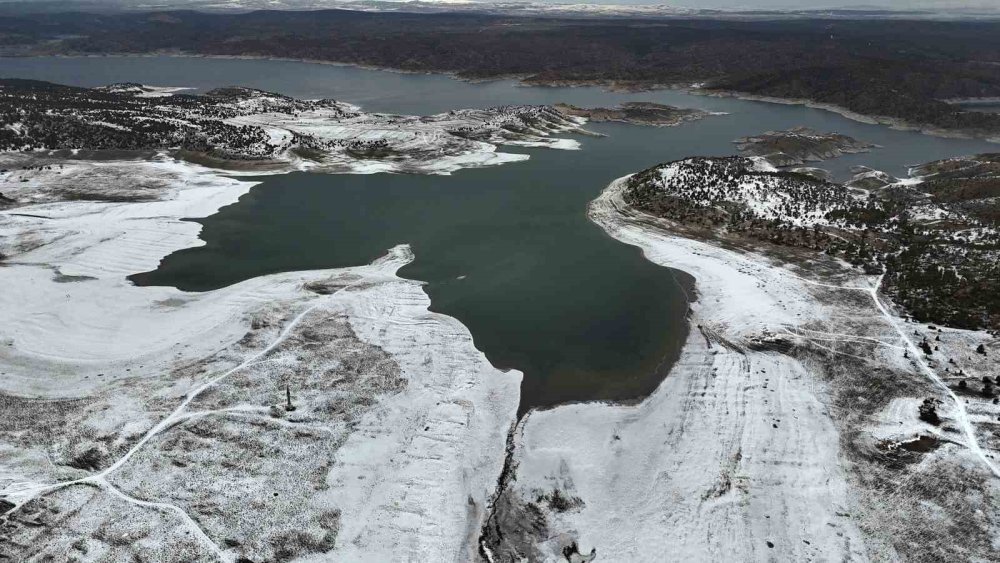 Porsuk Barajı’nda Geriye Çekilen Su Havadan Görüntülendi