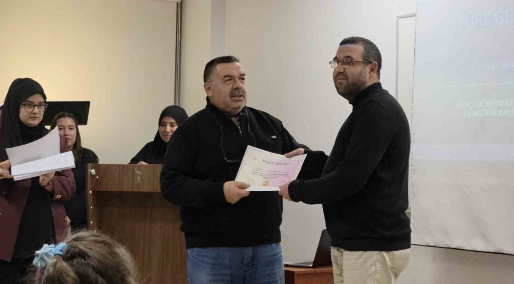 "Türk Gencinin Kalp Atışı" Şiir Gecesi Düzenlendi