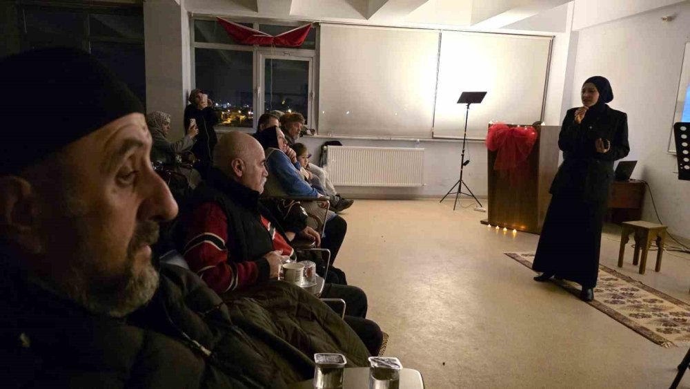 "Türk Gencinin Kalp Atışı" Şiir Gecesi Düzenlendi