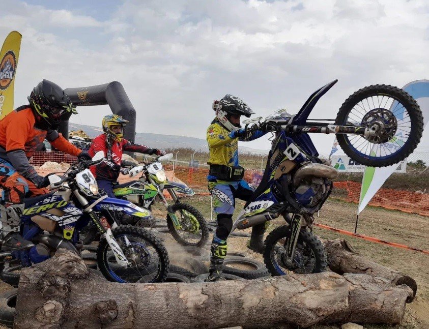 3 Motosiklet Tutkunu Esnaf Karayolu İle Umre’ye Gidiyor