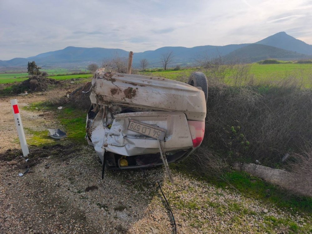 Kontrolden Çıkan Araç Takla Attı; Sürücüsü Yaralandı