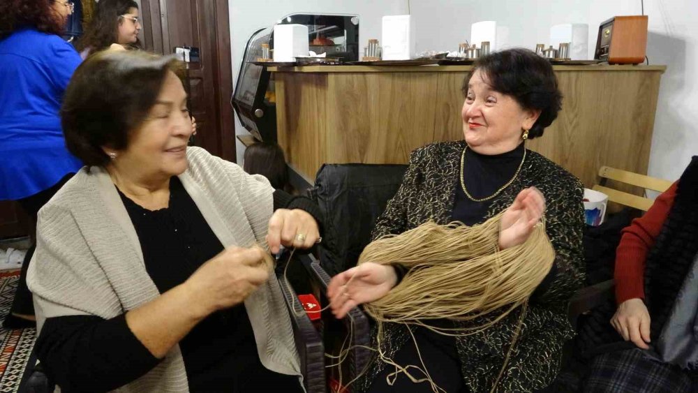 "Örgünü Al Da Gel" Etkinliği Kadınları Bir Araya Getirdi