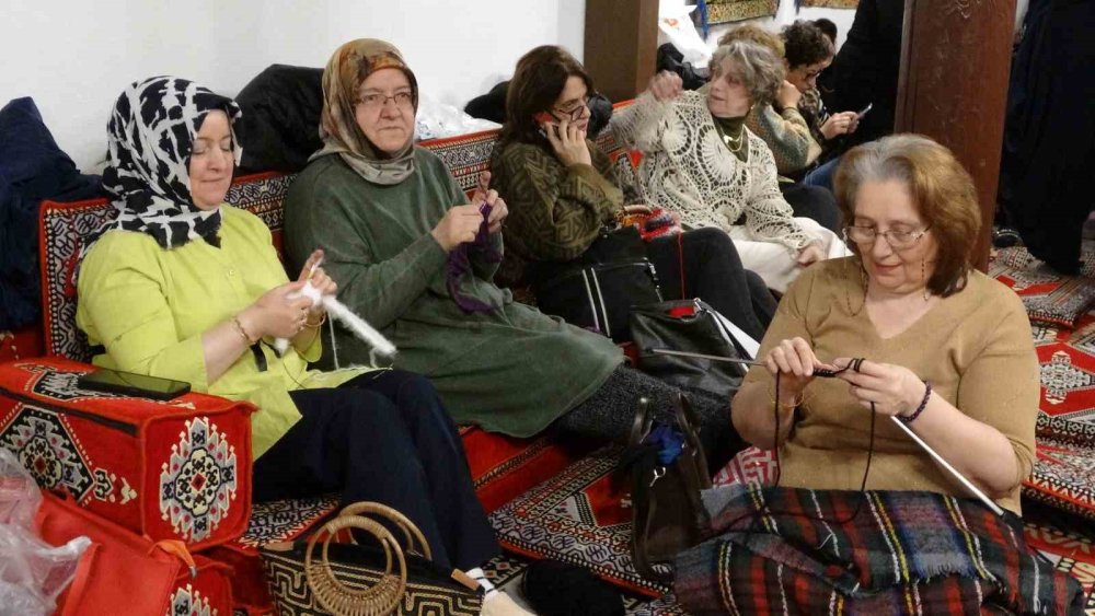 "Örgünü Al Da Gel" Etkinliği Kadınları Bir Araya Getirdi