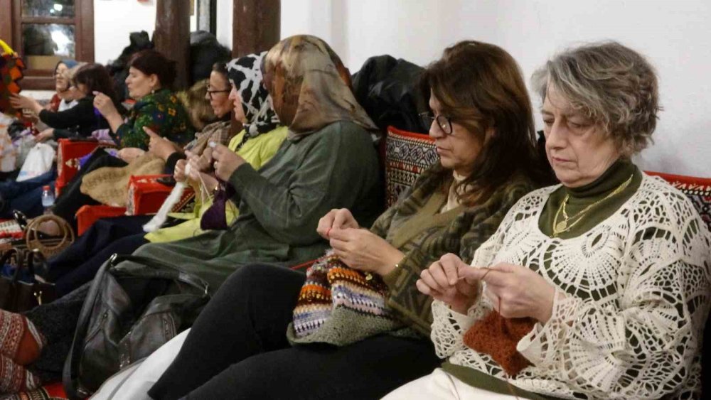 "Örgünü Al Da Gel" Etkinliği Kadınları Bir Araya Getirdi