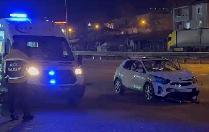 Otomobiller Çarpıştı 1’i Çocuk 3 Kişi Yaralandı