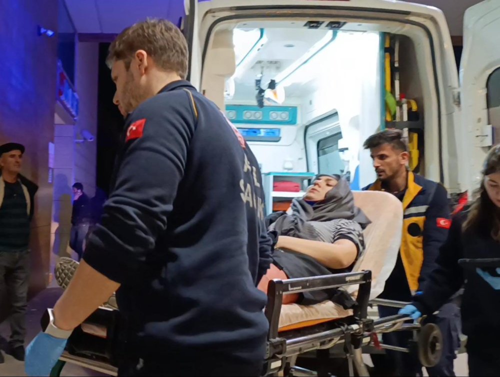 Otomobiller Çarpıştı 1’i Çocuk 3 Kişi Yaralandı