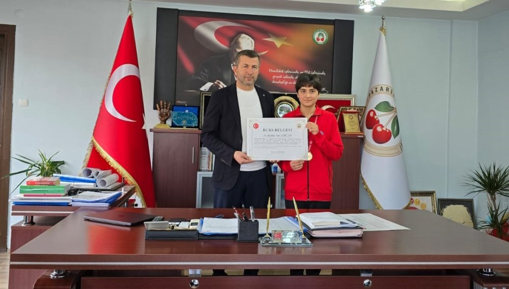 Şampiyon Öğrencilere Ödüller Ve Burs Müjdesi