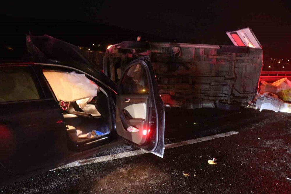 Feci Kazada Minibüse Arkadan Çarpan Otomobil Sürücüsü 2.11 Promil Alkollü Çıktı