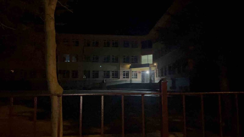 Husumetli Şahıslar Baba Ve Oğula Saldırdı