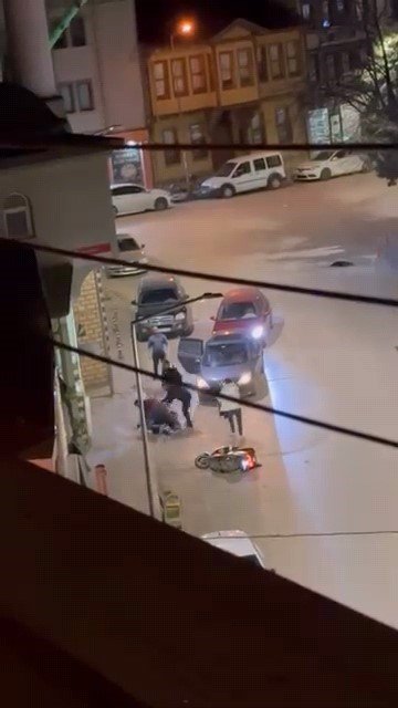 Kardeşler Birbirine Girdi! Ağabeyini Bıçakla Yaralayıp Kaçtı