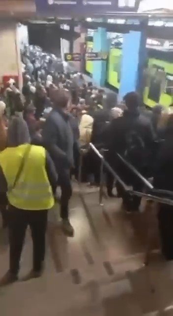 Tellere Takılan Poşet, Binlerce Kişiyi Yolda Bıraktı