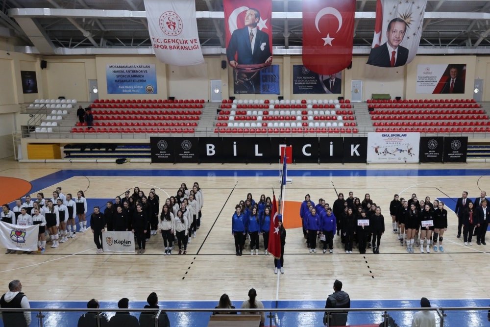 Voleybol Grup Müsabakaları Başladı