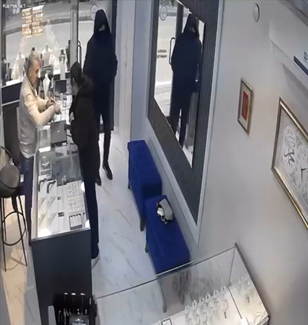 Kamera Şakası Gibi Soygun Girişimi