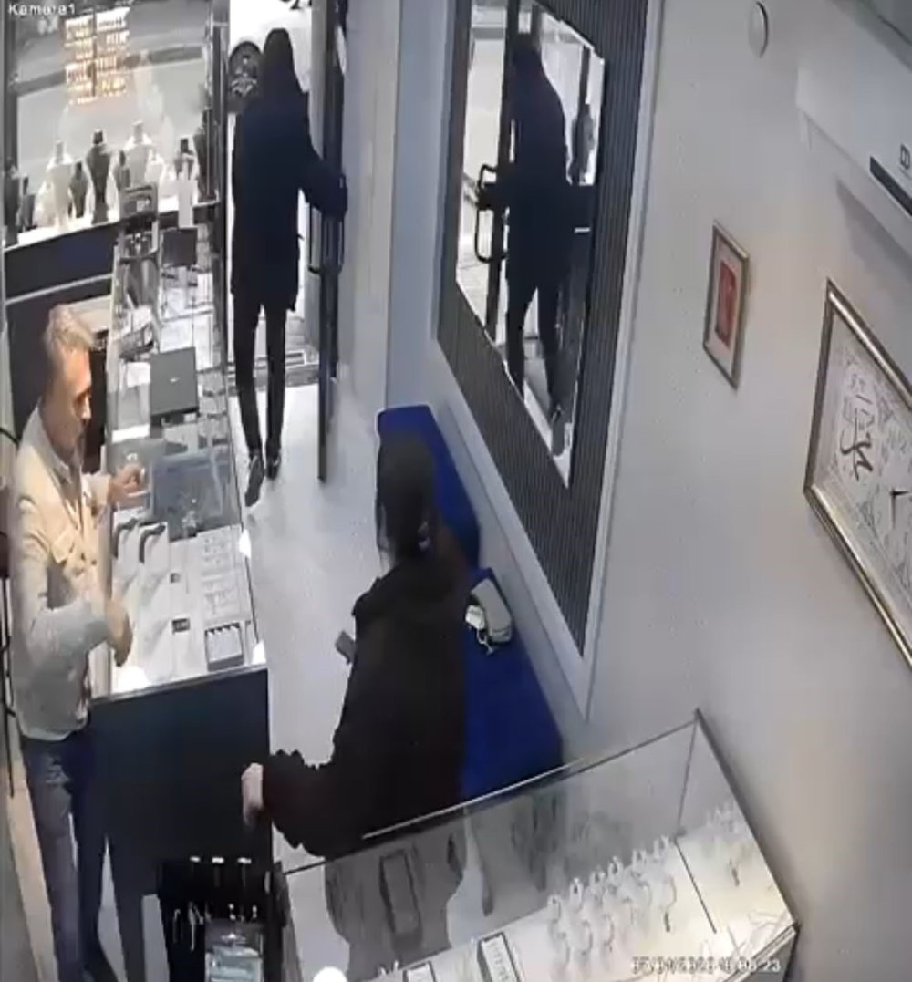 Kamera Şakası Gibi Soygun Girişimi