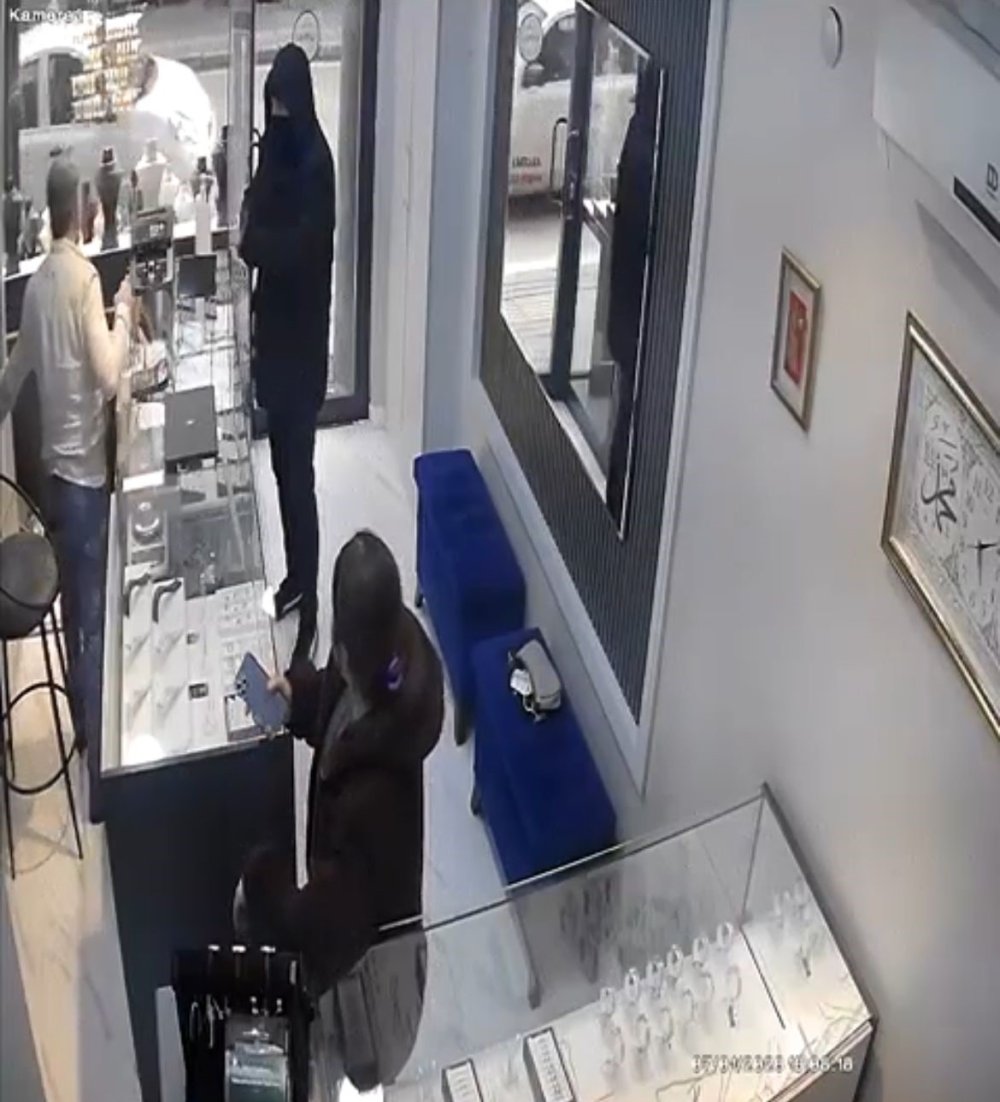 Kamera Şakası Gibi Soygun Girişimi