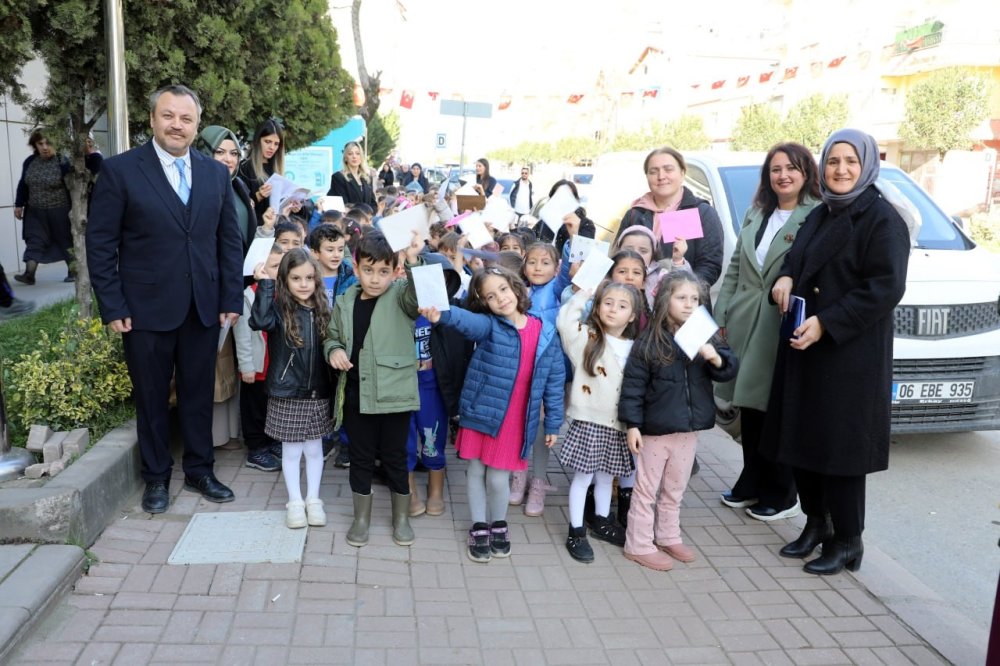 Minik Ellerden Büyük Mutluluk