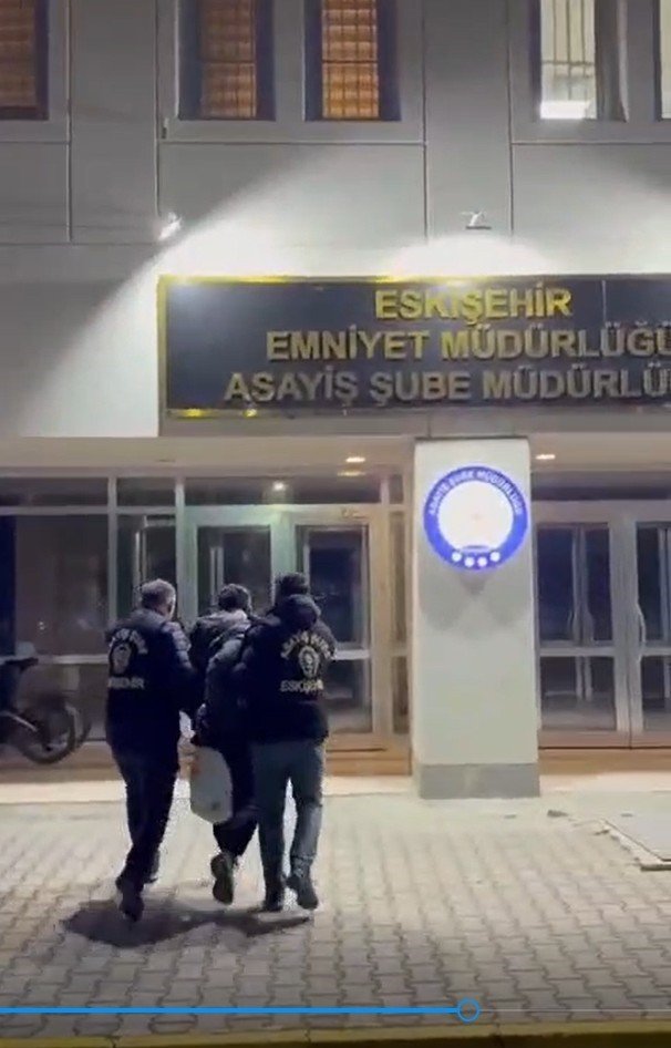 Otomobil Hırsızı Yakalandı