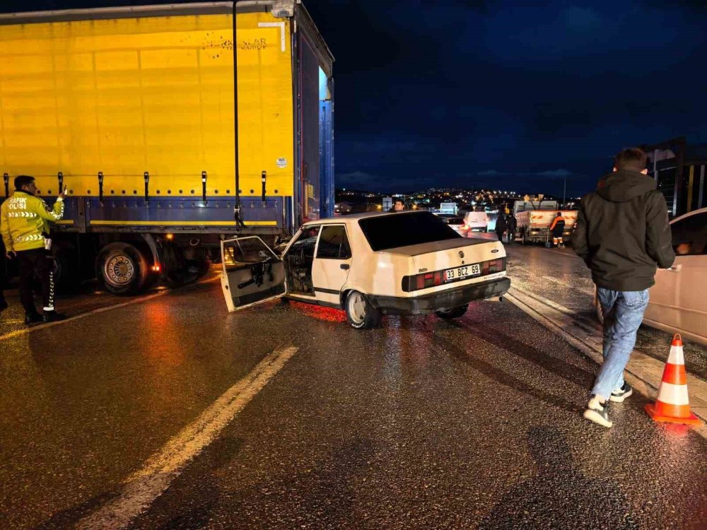 Otomobil Tıra Çarptı: 1 Yaralı