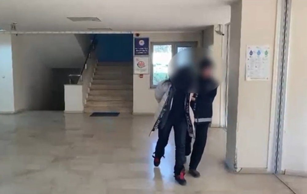 Uyuşturucu Taşıyan Kadın Yakalandı