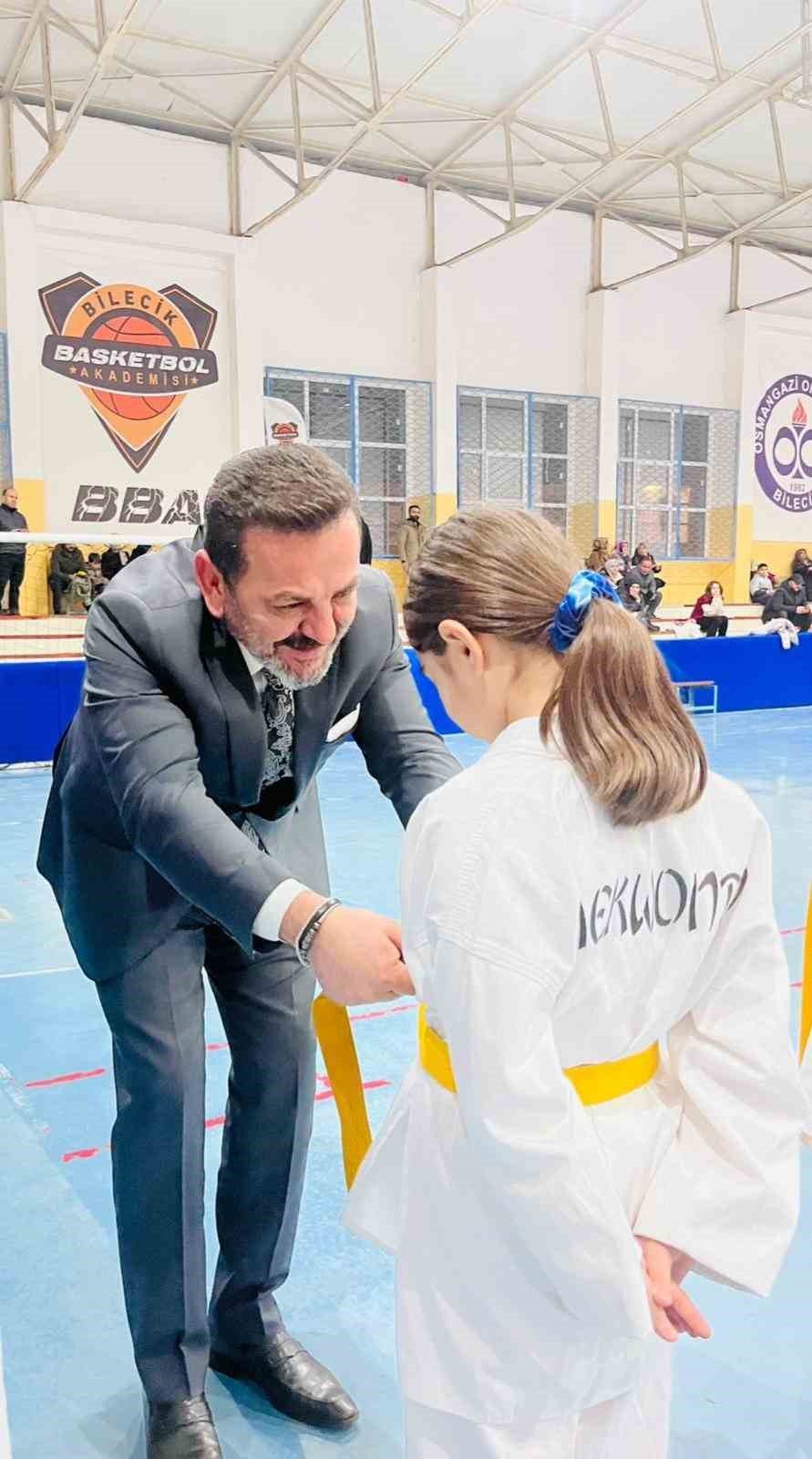 Koruma Altındaki Çocuklara Kuşak Bağlama Sürprizi