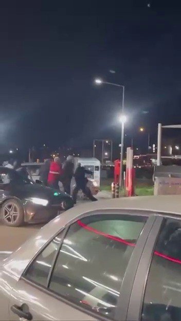 Akaryakıt İstasyonunda Kavga