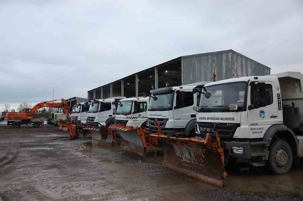 Büyükşehir Kar Mesaisine Hazır