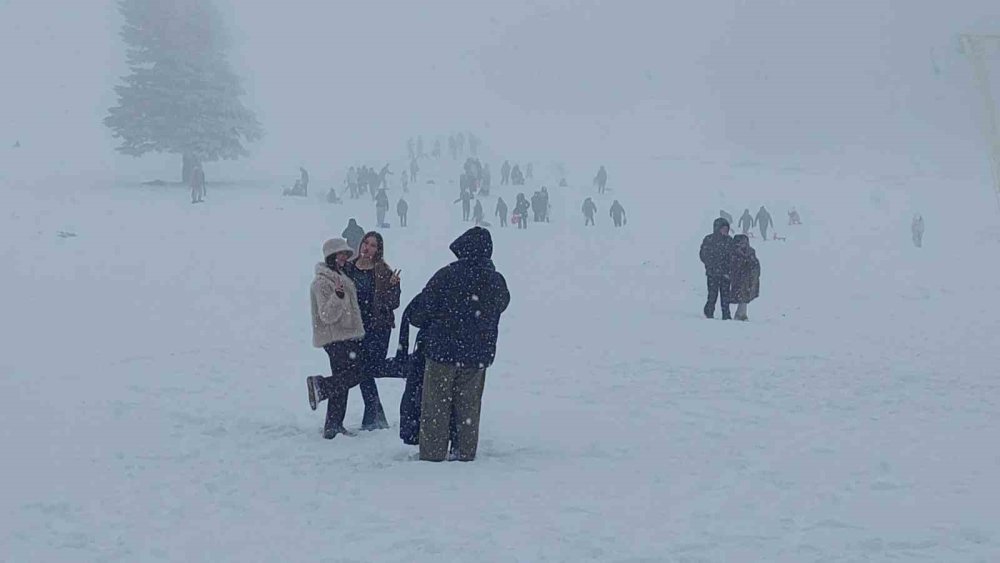 Kar Kalınlığı 60 Santimetreyi Geçti