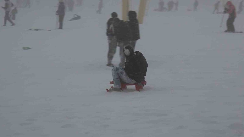 Kar Kalınlığı 60 Santimetreyi Geçti