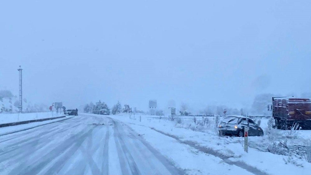 Kar Yağışı Ulaşımı Olumsuz Etkiledi