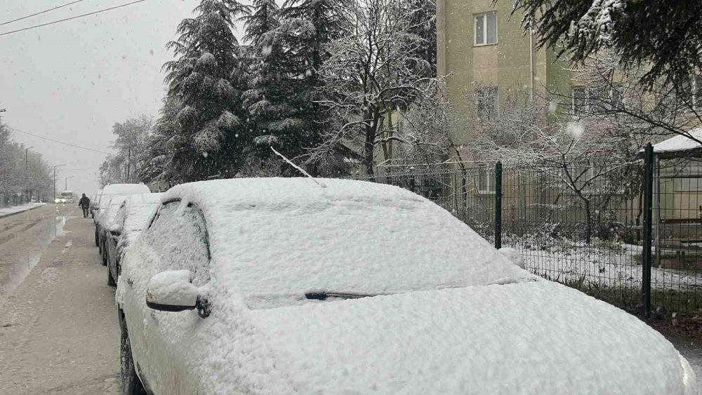 Sabah Saatlerinde Kar Yağışı Etkili Oldu