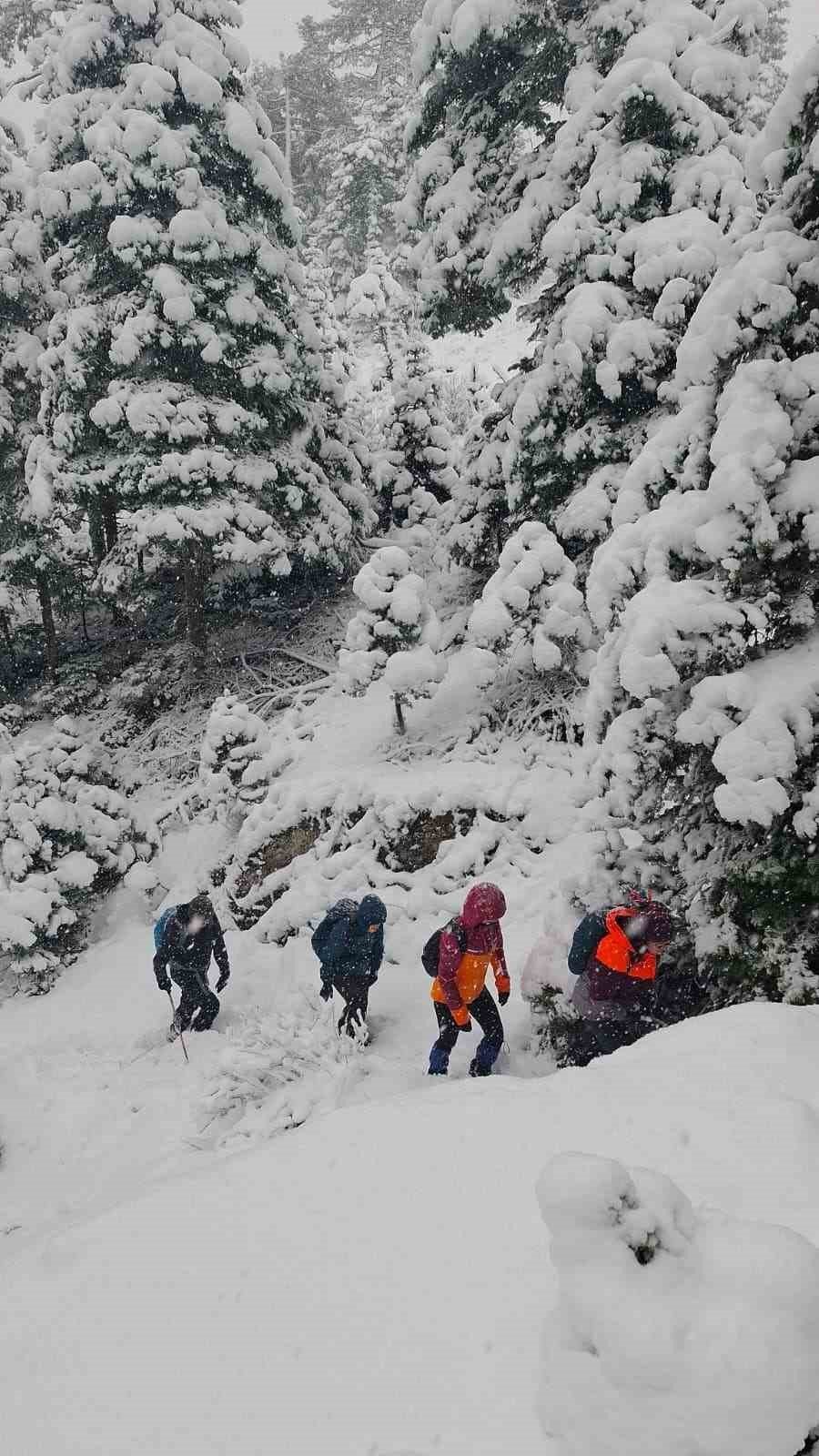30 Kilometrelik Zorlu Orman Parkurunu Geride Bıraktılar