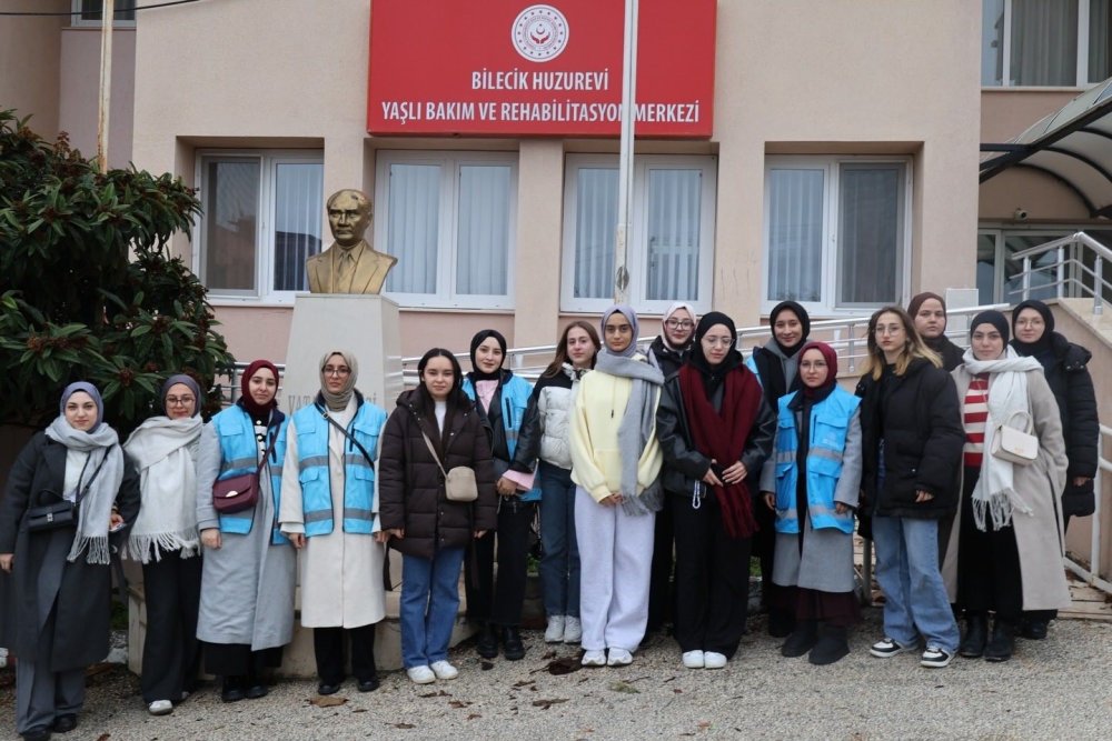 Gençler İle Büyükler Bir Araya Geldi