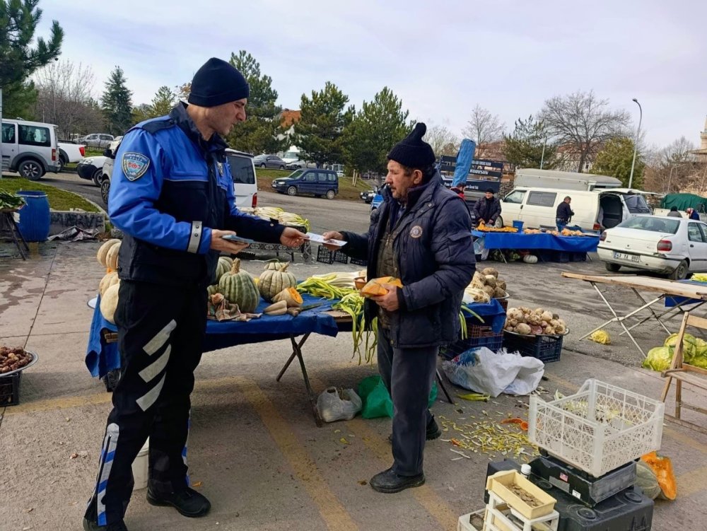 İl Emniyet Müdürlüğü’nden Semt Pazarlarında Bilgilendirme Çalışması