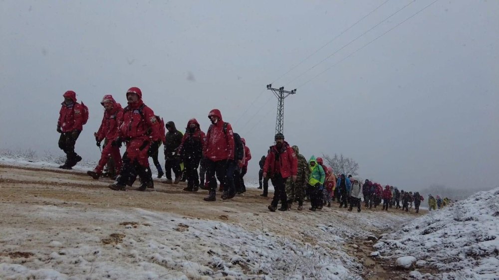 18 Yıllık Vefa: Akut, İnönü Zaferi’ni Kar Altında Kutladı