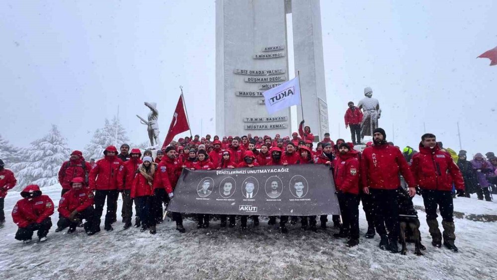 18 Yıllık Vefa: Akut, İnönü Zaferi’ni Kar Altında Kutladı