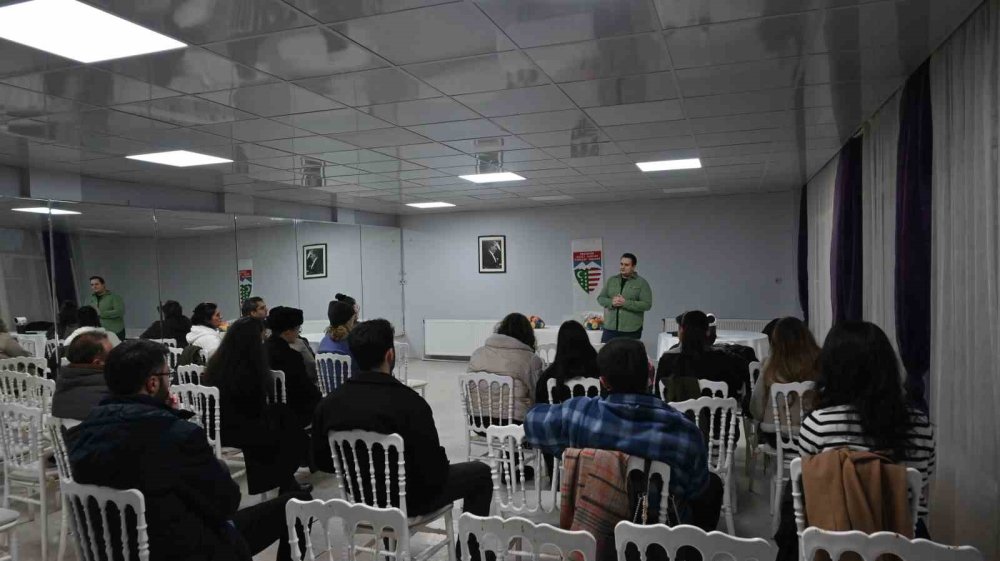 ’Kurumsal Verileri Yapay Zeka Sistemleriyle Paylaşmayın’ Uyarısı