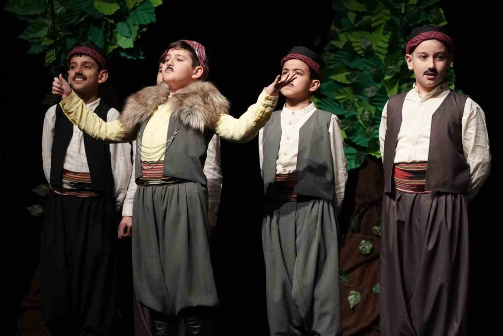 Sahnenin Yıldızları Göz Kamaştırdı