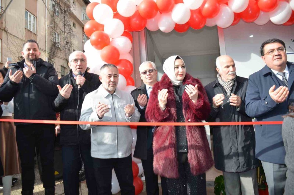 İyiliğe Dokun Yardımlaşma Ve Dayanışma Derneği Dualarla Açıldı