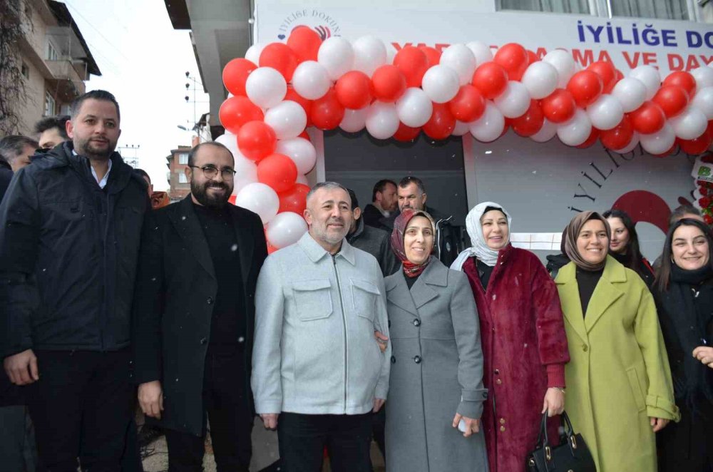 İyiliğe Dokun Yardımlaşma Ve Dayanışma Derneği Dualarla Açıldı